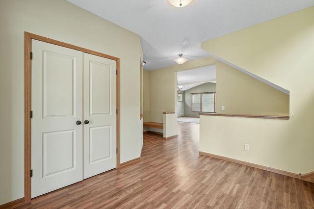 11333 Ivywood Trail, Woodbury, MN 55129