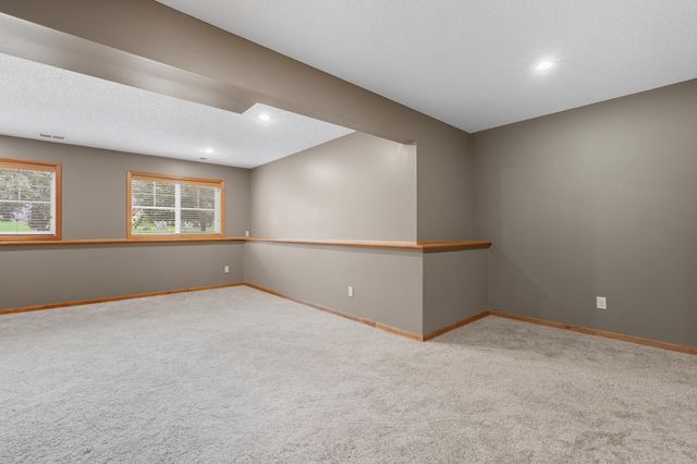 11333 Ivywood Trail, Woodbury, MN 55129