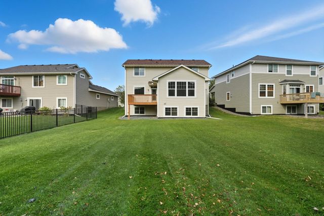 11333 Ivywood Trail, Woodbury, MN 55129