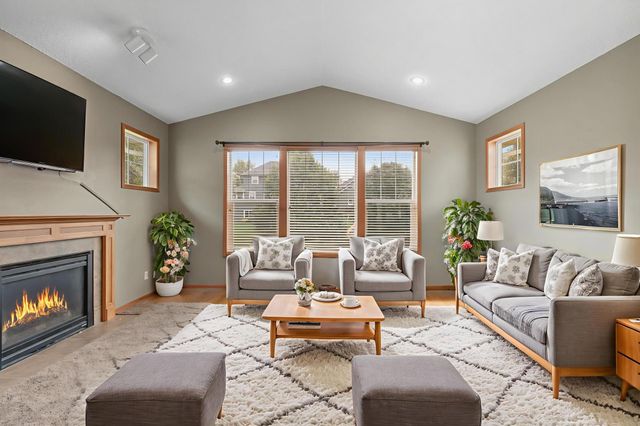 11333 Ivywood Trail, Woodbury, MN 55129