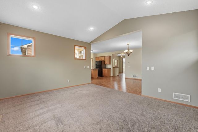 11333 Ivywood Trail, Woodbury, MN 55129