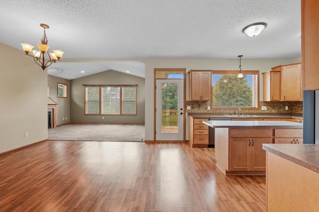 11333 Ivywood Trail, Woodbury, MN 55129