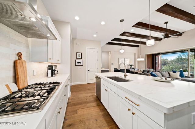 14374 N Mickelson Canyon Court, Oro Valley, AZ 85755