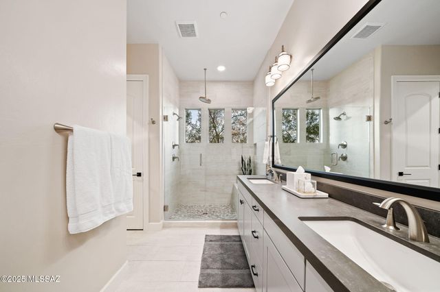 14374 N Mickelson Canyon Court, Oro Valley, AZ 85755