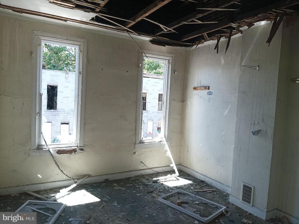 Image 8 of property listing at 1924 CHRISTIAN ST, Baltimore, MD 21223