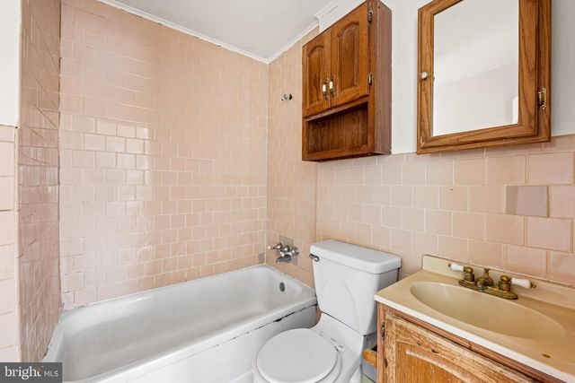 1318 WILSON POINT RD, Baltimore, MD 21220