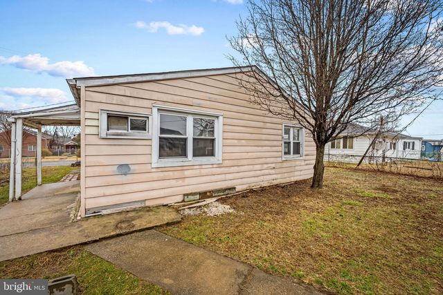 1318 WILSON POINT RD, Baltimore, MD 21220