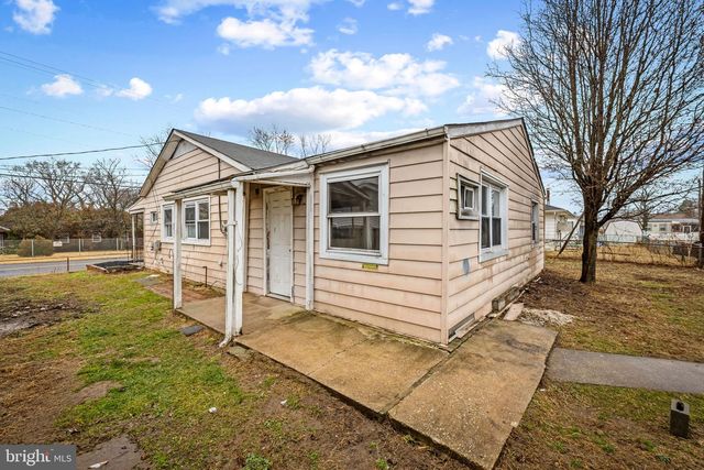 1318 WILSON POINT RD, Baltimore, MD 21220