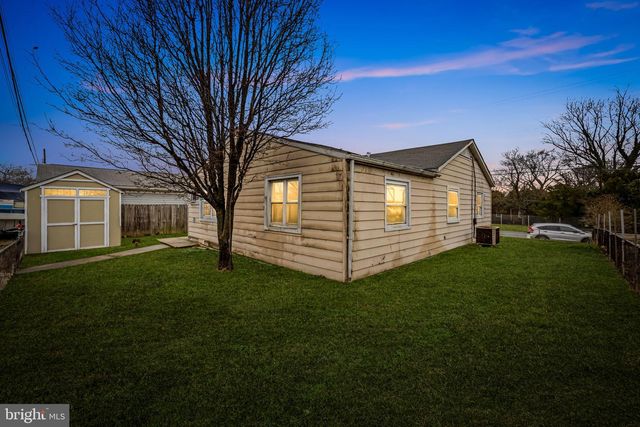 1318 WILSON POINT RD, Baltimore, MD 21220