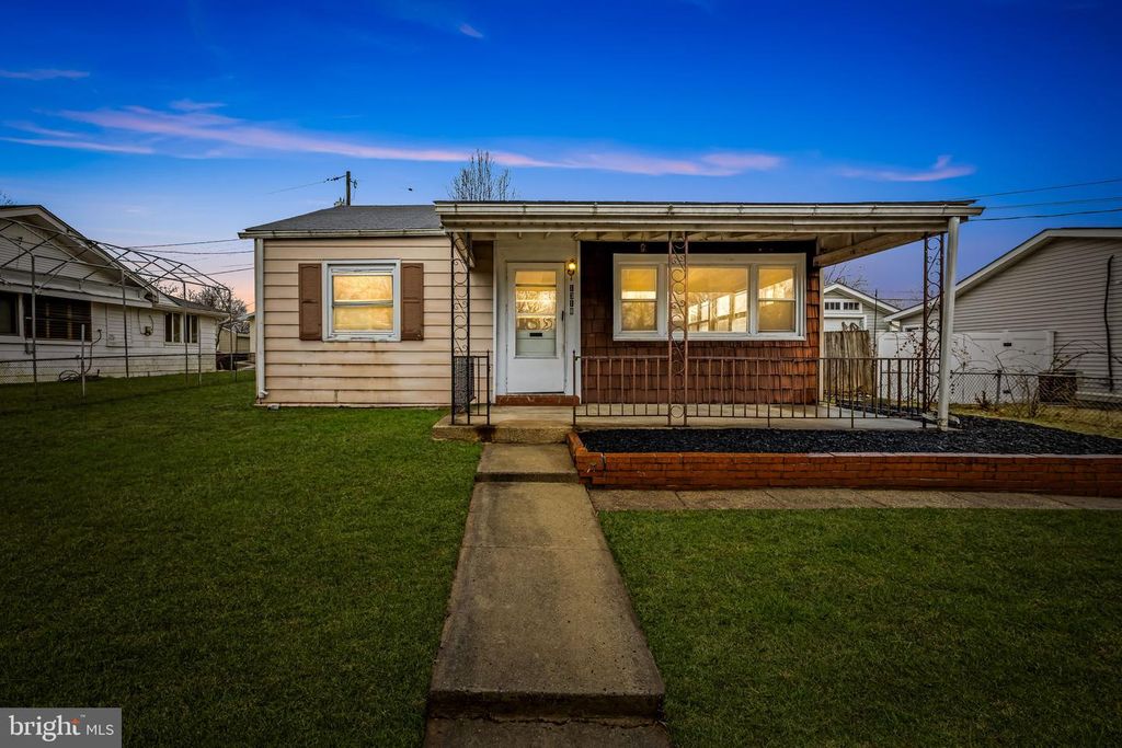 1318 WILSON POINT RD, Baltimore, MD 21220