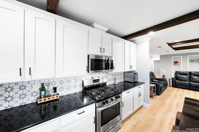 192 County Road 5635, Castroville, TX 78009