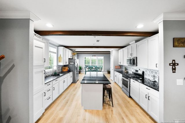 192 County Road 5635, Castroville, TX 78009