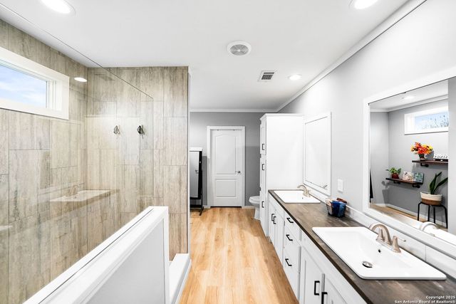 192 County Road 5635, Castroville, TX 78009