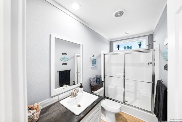 192 County Road 5635, Castroville, TX 78009