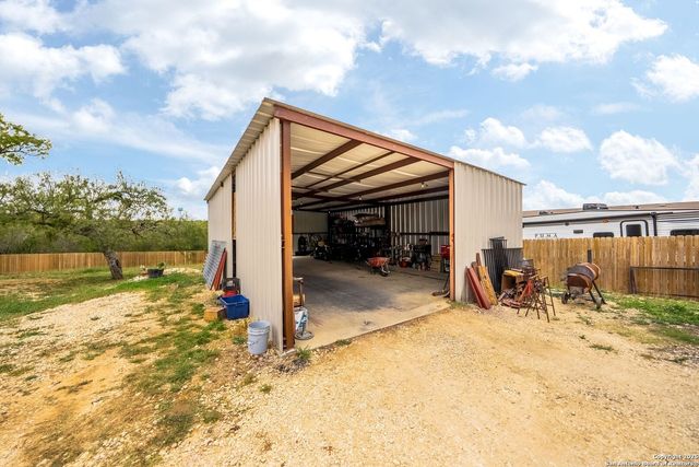 192 County Road 5635, Castroville, TX 78009