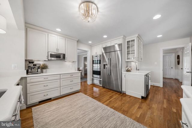 8897 MCNAIR DR, Alexandria, VA 22309