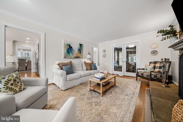 8897 MCNAIR DR, Alexandria, VA 22309