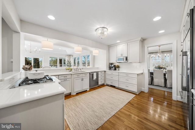 8897 MCNAIR DR, Alexandria, VA 22309