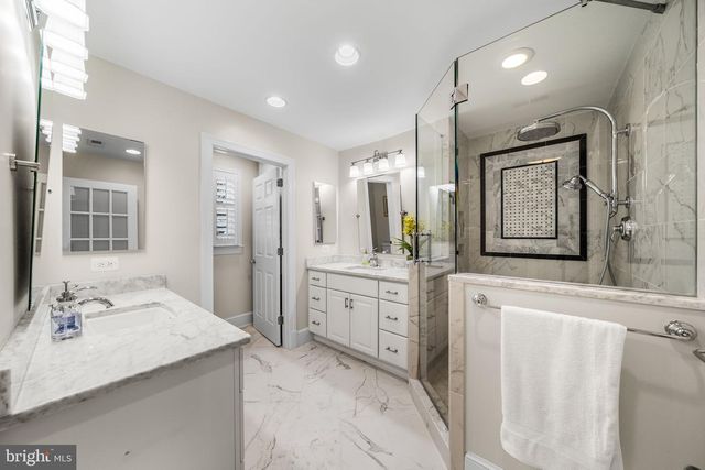 8897 MCNAIR DR, Alexandria, VA 22309