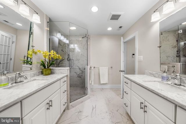 8897 MCNAIR DR, Alexandria, VA 22309