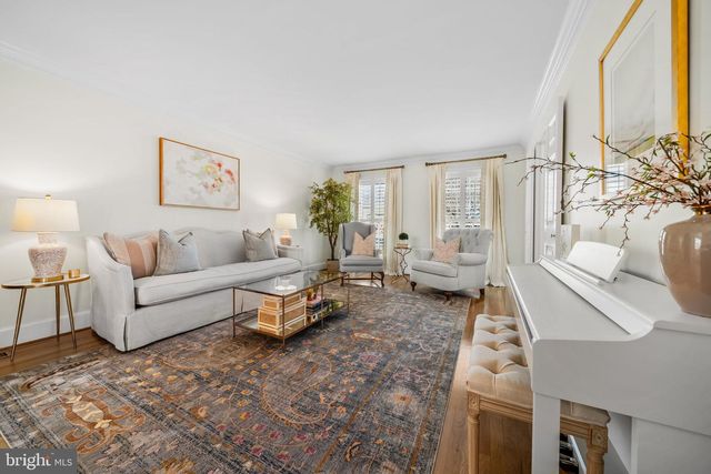 8897 MCNAIR DR, Alexandria, VA 22309