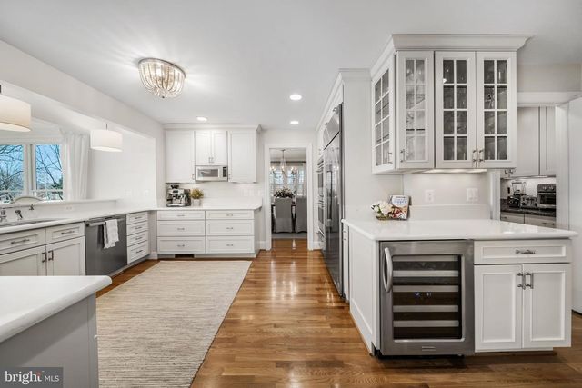 8897 MCNAIR DR, Alexandria, VA 22309