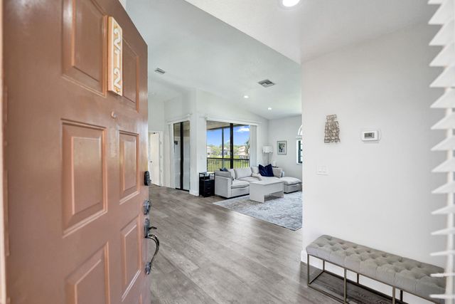 10631 NW 14th Street 212, Plantation, FL 33322