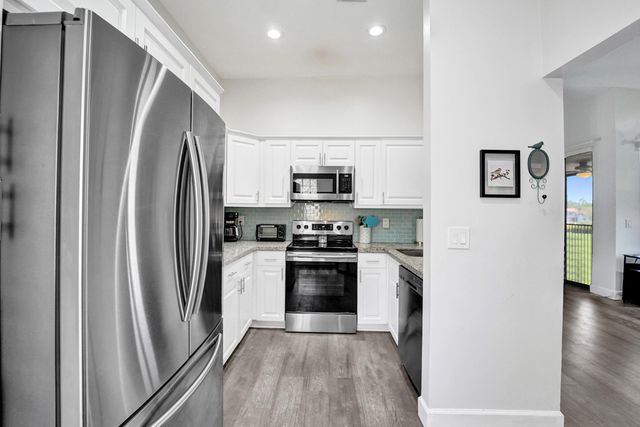 10631 NW 14th Street 212, Plantation, FL 33322
