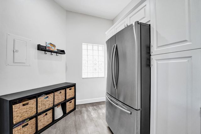 10631 NW 14th Street 212, Plantation, FL 33322