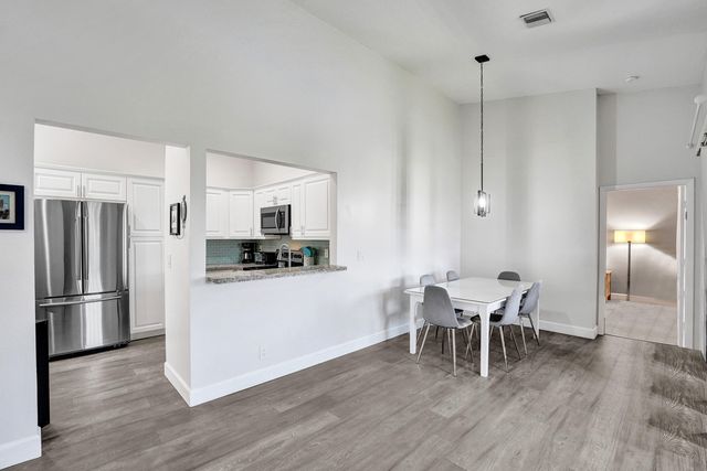 10631 NW 14th Street 212, Plantation, FL 33322