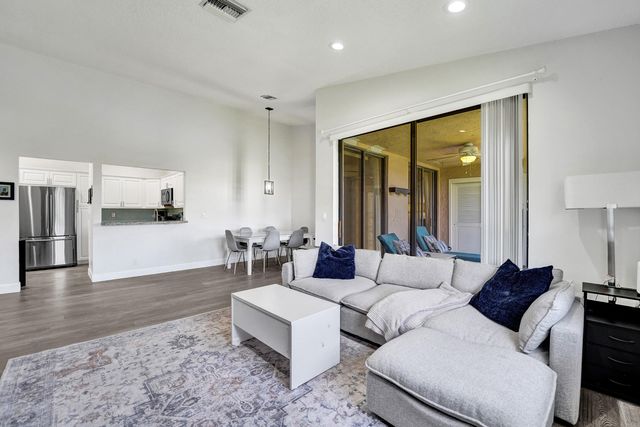 10631 NW 14th Street 212, Plantation, FL 33322