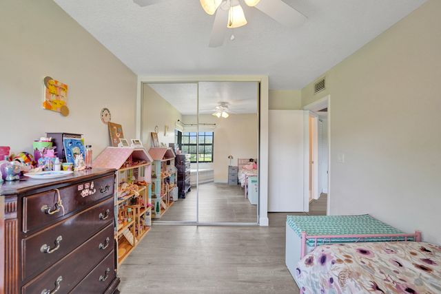 10631 NW 14th Street 212, Plantation, FL 33322