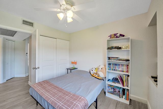 10631 NW 14th Street 212, Plantation, FL 33322