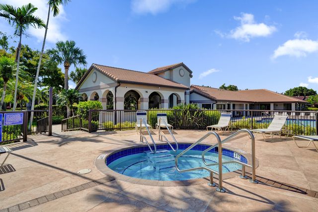 10631 NW 14th Street 212, Plantation, FL 33322