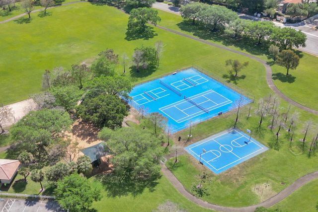 10631 NW 14th Street 212, Plantation, FL 33322