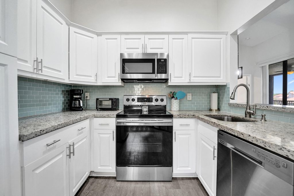 10631 NW 14th Street 212, Plantation, FL 33322