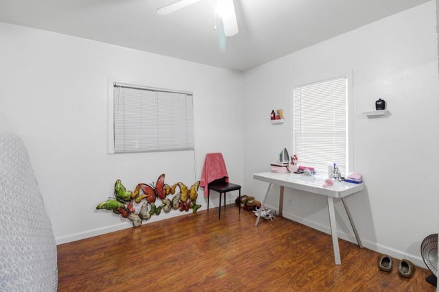 215 Kelley St, Modesto, CA 95354