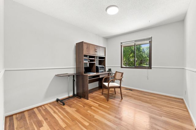 12808 Woodview Lane, Burnsville, MN 55337