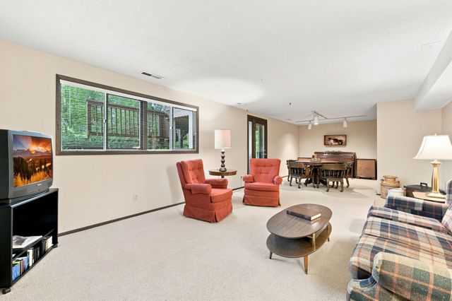 12808 Woodview Lane, Burnsville, MN 55337