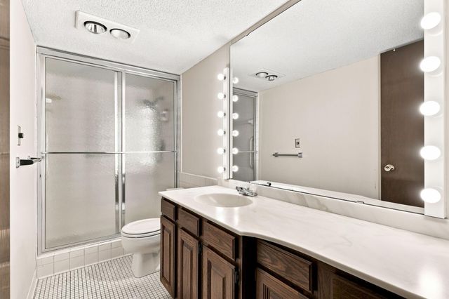 12808 Woodview Lane, Burnsville, MN 55337