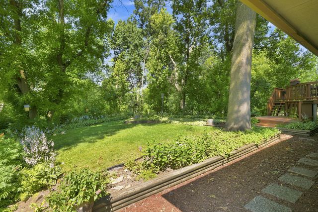 12808 Woodview Lane, Burnsville, MN 55337