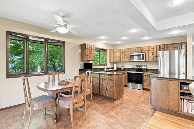 12808 Woodview Lane, Burnsville, MN 55337