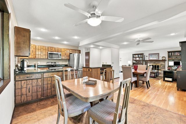 12808 Woodview Lane, Burnsville, MN 55337