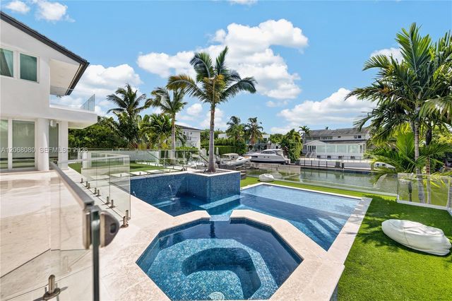 6819 Sunrise Place, Coral Gables, FL 33133