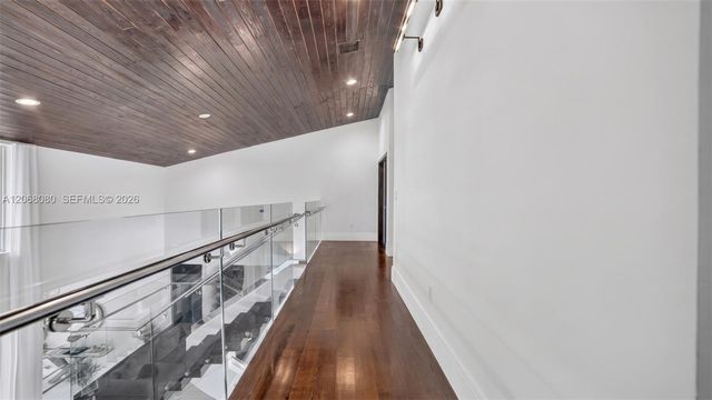 6819 Sunrise Place, Coral Gables, FL 33133