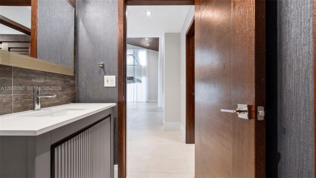 6819 Sunrise Place, Coral Gables, FL 33133