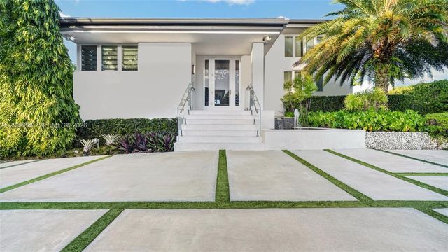 6819 Sunrise Place, Coral Gables, FL 33133