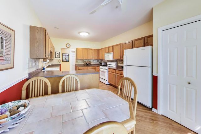 7404 LINCOLN Avenue B, Skokie, IL 60076