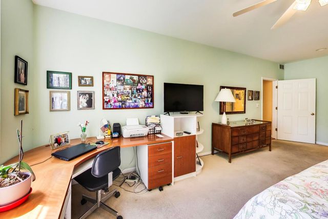 7404 LINCOLN Avenue B, Skokie, IL 60076