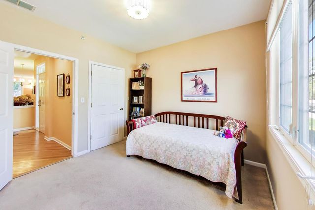 7404 LINCOLN Avenue B, Skokie, IL 60076